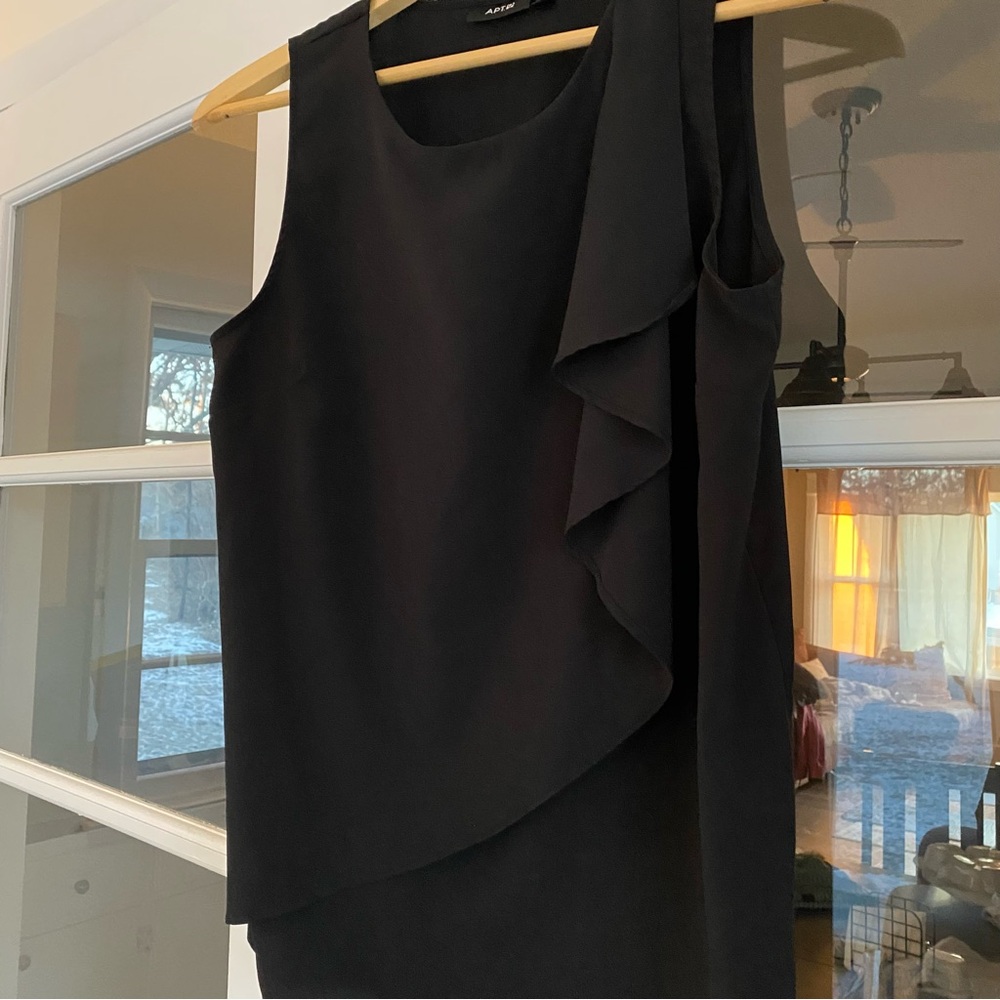 Women’s Apt 9 Black Sleeveless Tank Top with Asymmetrical Ruffled Detail Size M